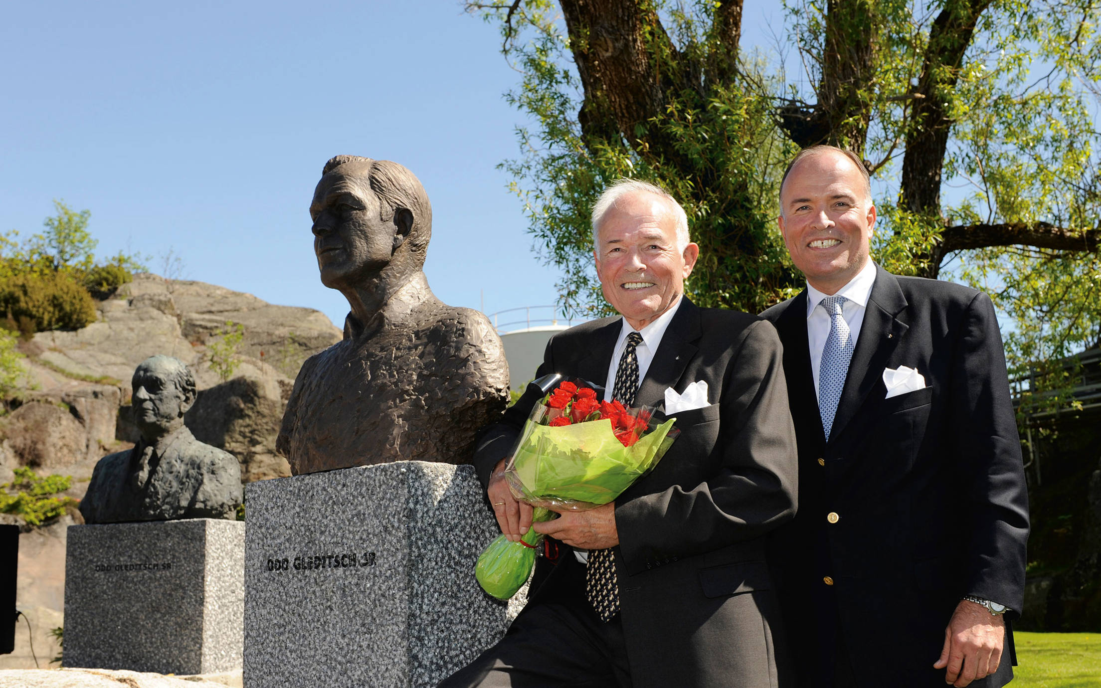 Odd Gleditsch jr. and Odd Gleditsch d.y. at the unveiling of the bust of Odd Gleditsch jr. at the entrance to Jotun HQ in Norway.